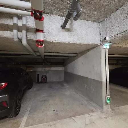 3 Pieces Avec Parking A Chez David نيس