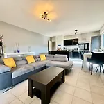 3 Pieces Avec Parking A Chez David Apartman *