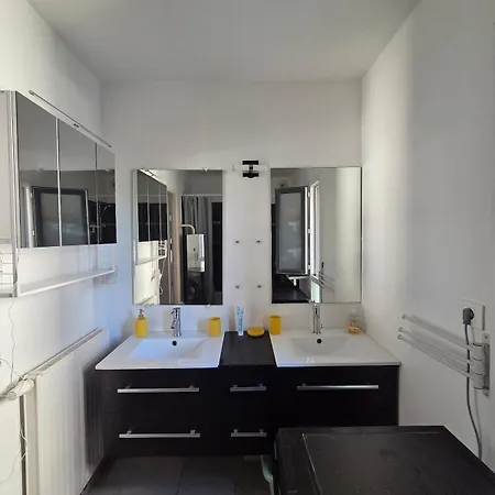 3 Pieces Avec Parking A Chez David Ницца